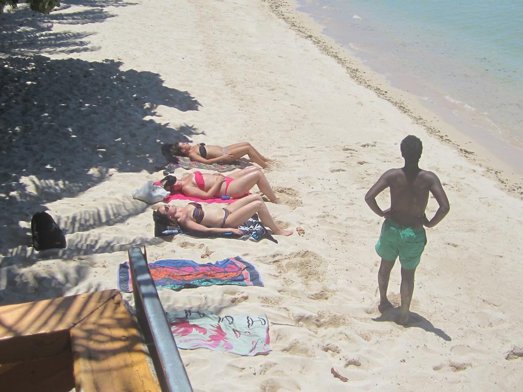 Vacations Beach Fale Otel Manase Dış mekan fotoğraf